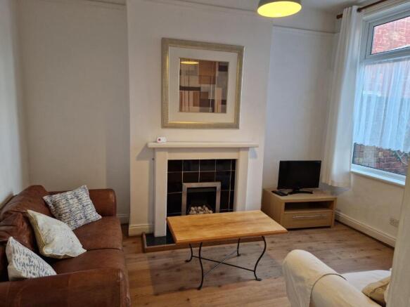 4 bed Terraced to rent Image 4