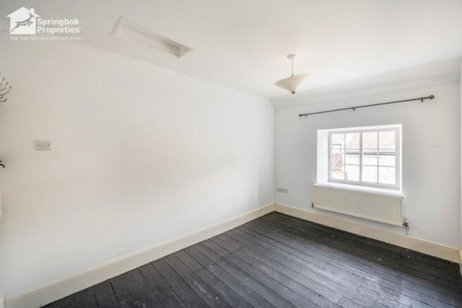 4 bed Detached for sale Image 7