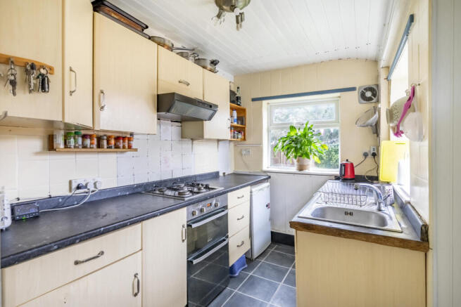 4 bed Semi-Detached for sale Image 6