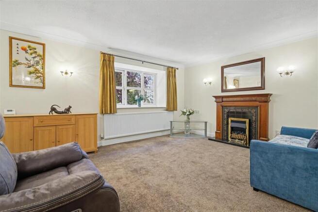 Lounge/Sitting Room