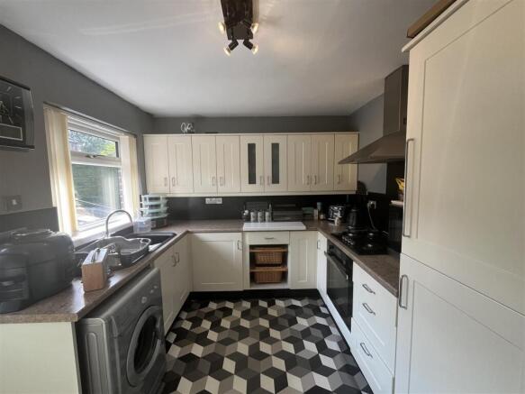 2 bed Detached Bungalow for sale Image 8