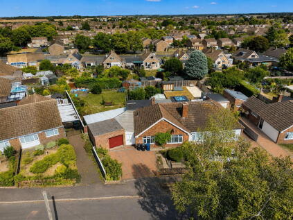 Silver Birch Avenue, St. Ives, PE27 6TJ