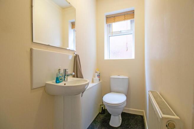 4 bed Detached for sale Image 10