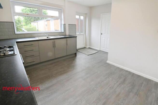 3 bed Terraced to rent Image 5