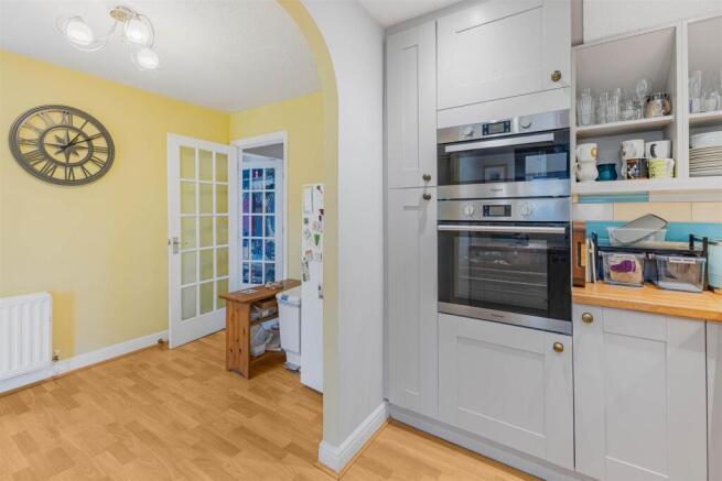 3 bed Detached for sale Image 4