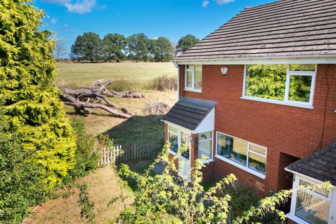 24 Snowshill Drive 1.jpg