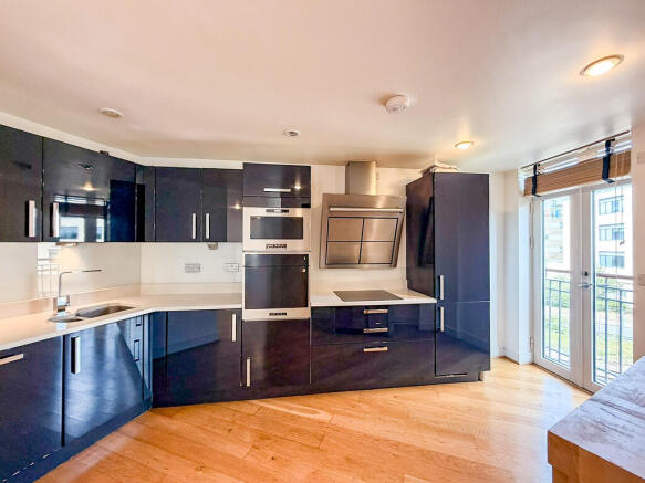 Kitchen (2)