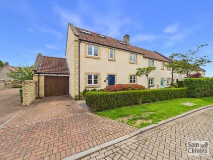 Aumery Gardens, High Littleton