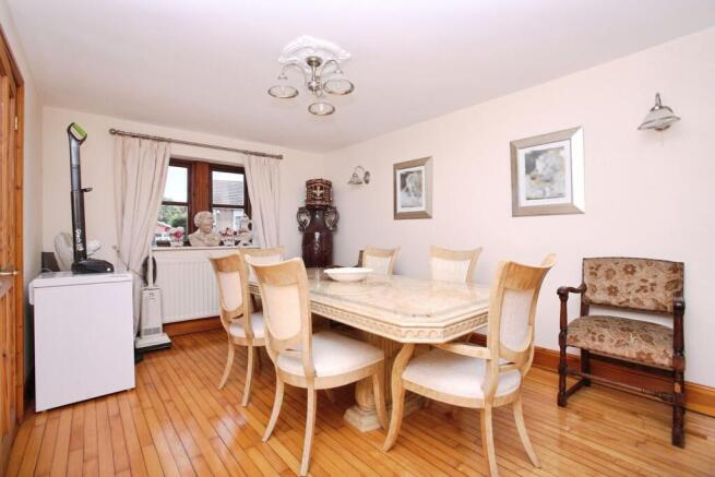4 bed Detached for sale Image 4