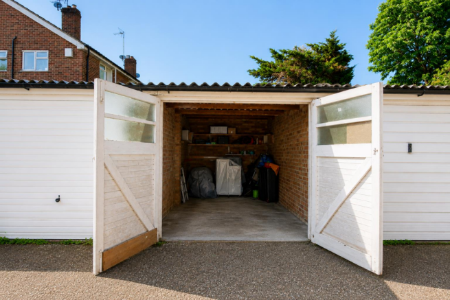 Garage 1.png