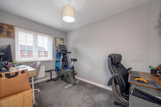 3 bed Town House for sale Image 11