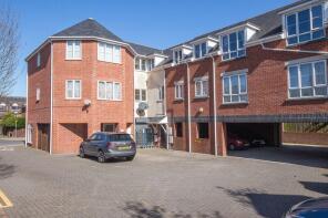 16, 57 Howerd Court, Rumbridge Street, Southampton SO40 9DR