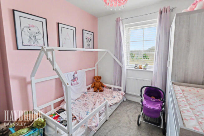 3 bed Semi-Detached for sale Image 9