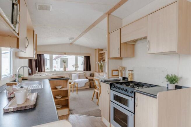 Broadland Sands Holiday Park, Corton photo 4