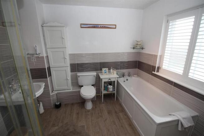 En-Suite Bathroom