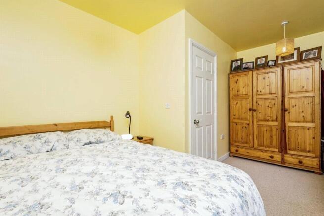 3 bed Town House for sale Image 10