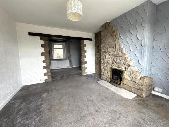3 bed Semi-Detached for sale Image 4