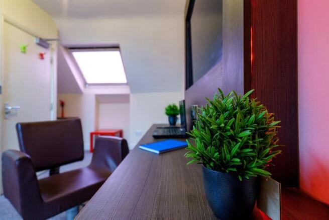 5 bed House Share to rent Image 9