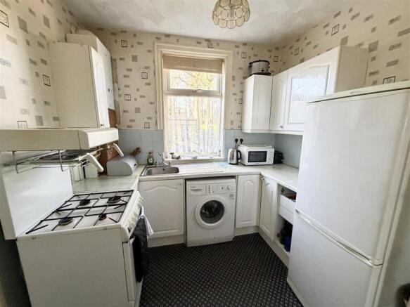 3 bed Semi-Detached for sale Image 4