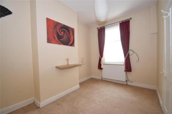 2 bed Terraced to rent Image 6