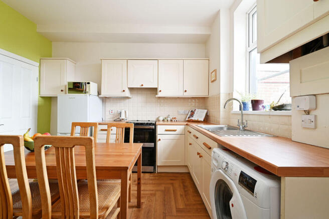 3 bed Terraced for sale Image 9