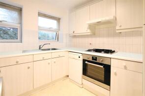 5, 1 Copthorne Court, Station Road, Leatherhead KT22 7RR