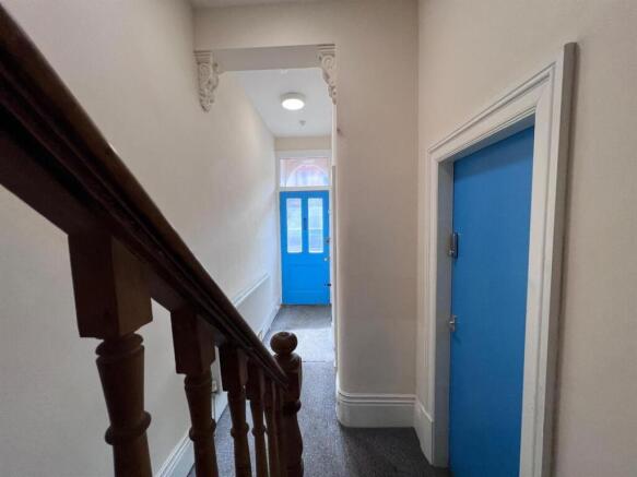 2 bed House Share to rent Image 10