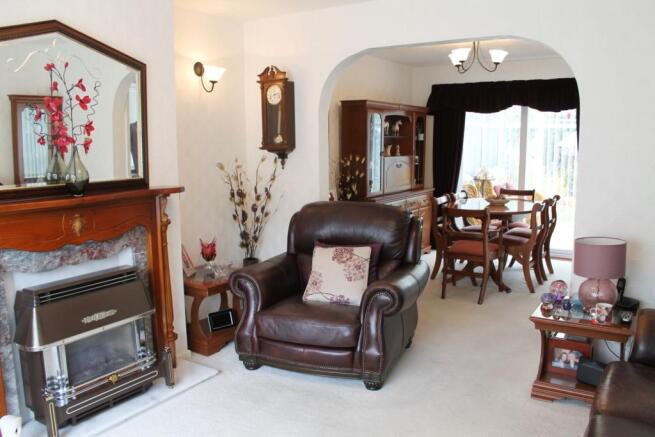Lounge/Dining Room