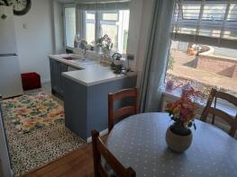 10, St Nicholas Court, Caerphilly CF83 1DJ