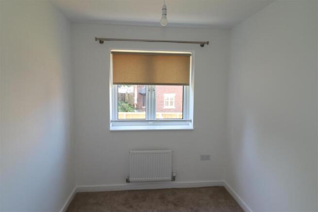 3 bed Semi-Detached to rent Image 11