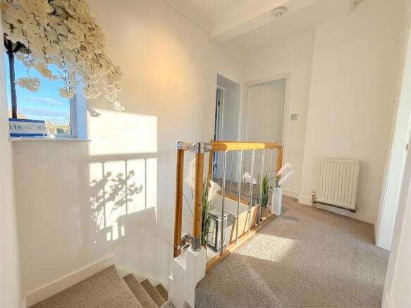 3 bed Semi-Detached for sale Image 8