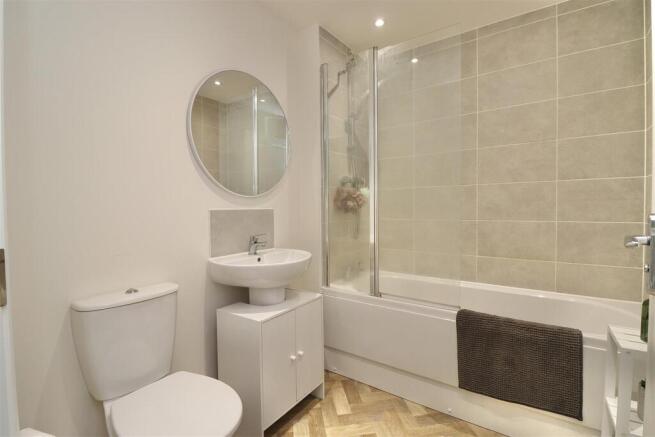 3 bed Semi-Detached for sale Image 8