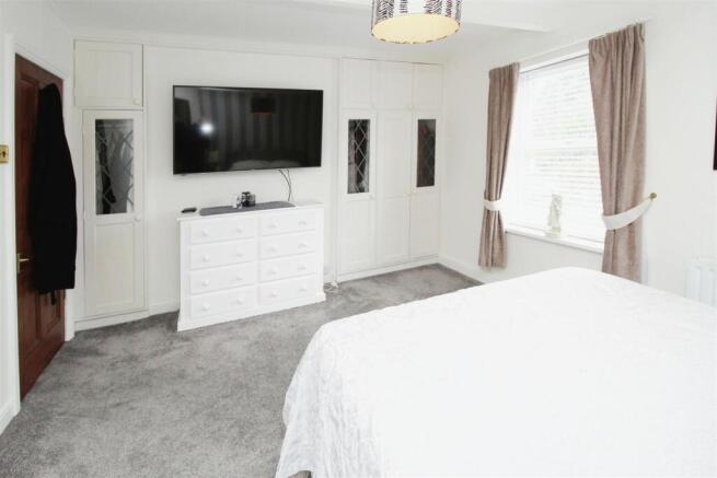 3 bed Terraced for sale Image 7