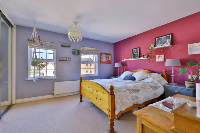 4 bed Town House for sale Image 6