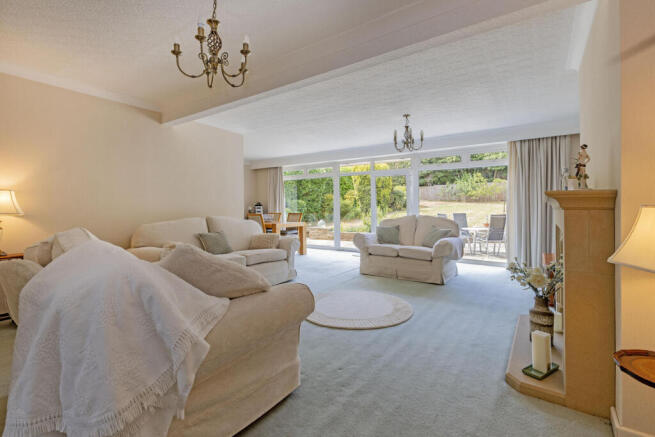 5 bed Detached Bungalow for sale Image 8