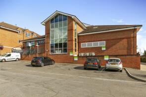 Flat 10, Thomas House, Bells Hill Green, Slough SL2 4BY