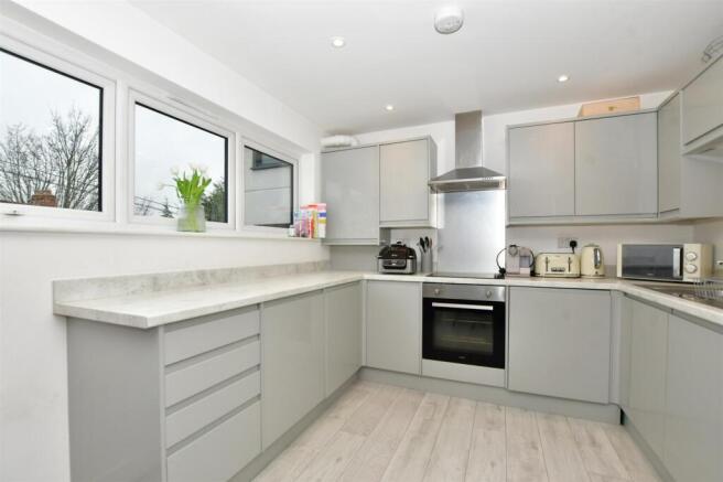 Kitchen/ Diner/ Lounge