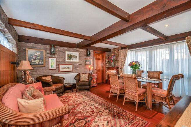 4 bed Detached for sale Image 8