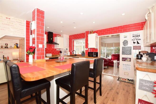 Lounge/ Kitchen