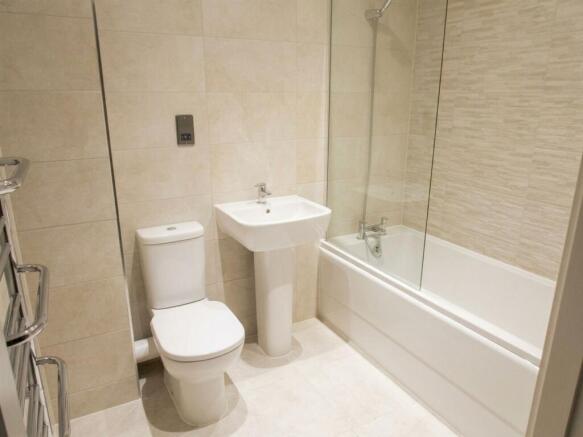 2 bed Apartment to rent Image 5
