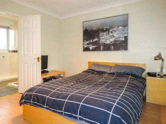 Bed 1.JPG