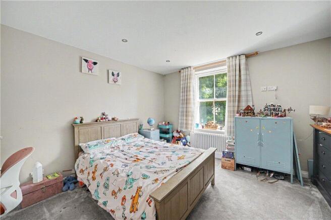 6 bed Detached for sale Image 11