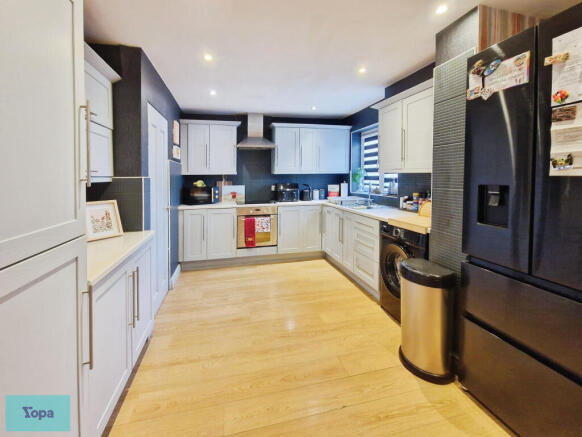 3 bed Terraced for sale Image 7