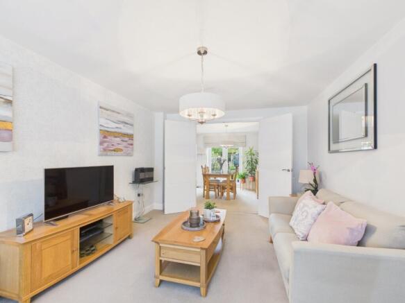 6 bed Detached for sale Image 5