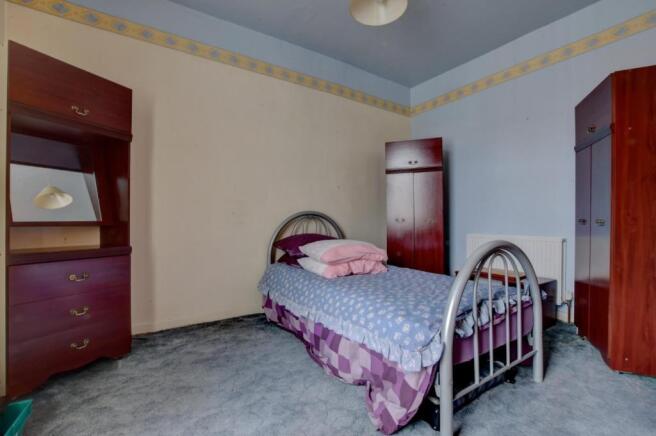 Bed 1.jpg