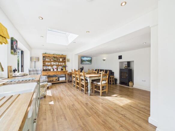 3 bed Detached for sale Image 11