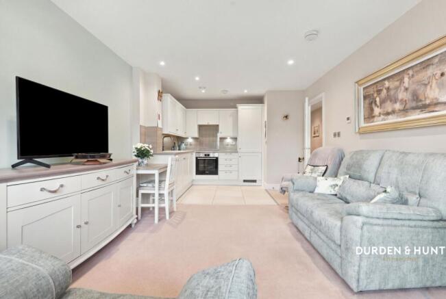 High Road, Loughton, IG10 photo 4