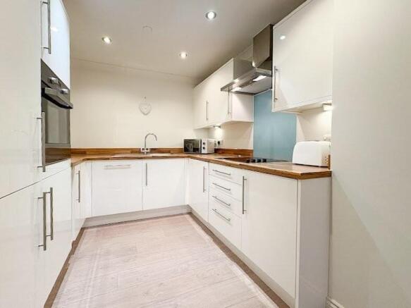 1 bed Retirement Property for sale Image 7