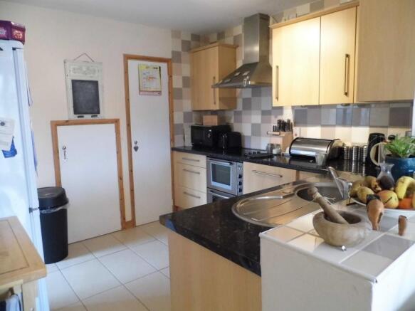 Fitted kitchen