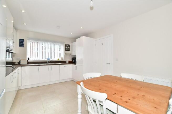 Kitchen/ Breakfast Room